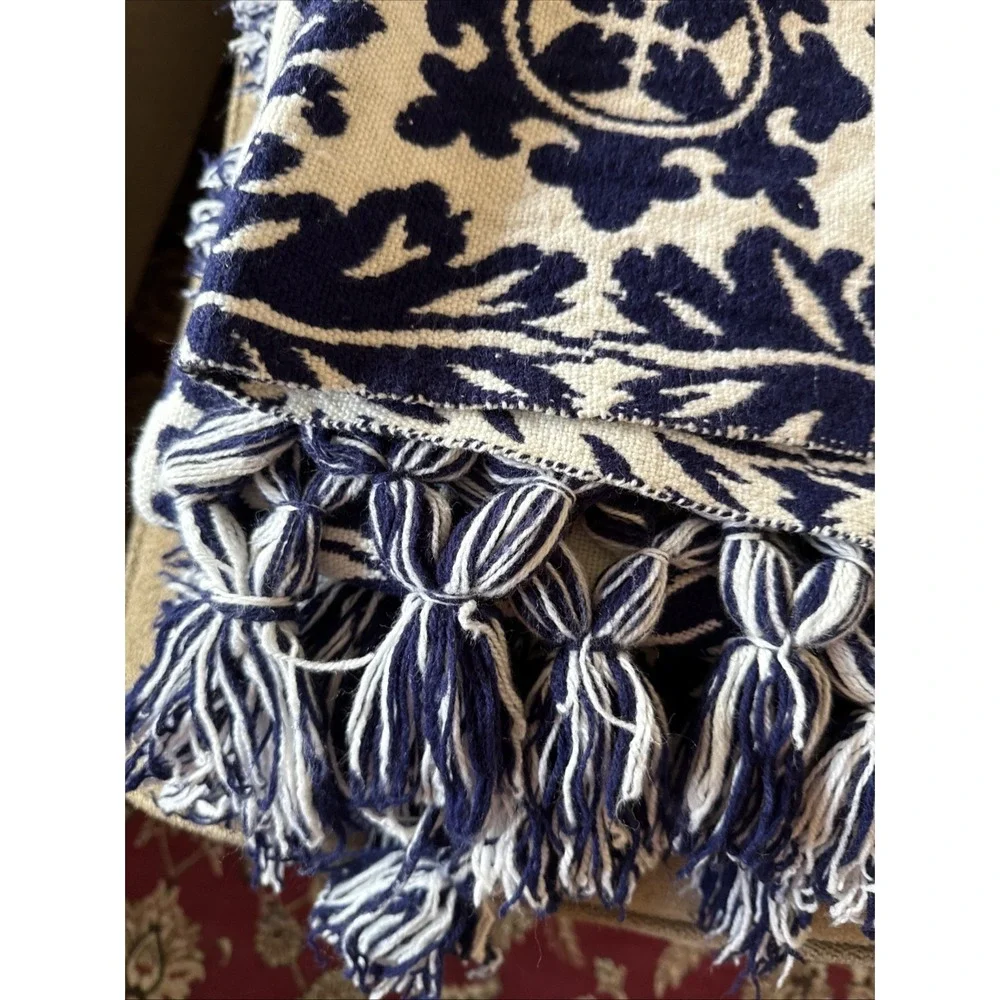 Stitched Knit Blue And White Afghan Throw Blanket Tassels 82